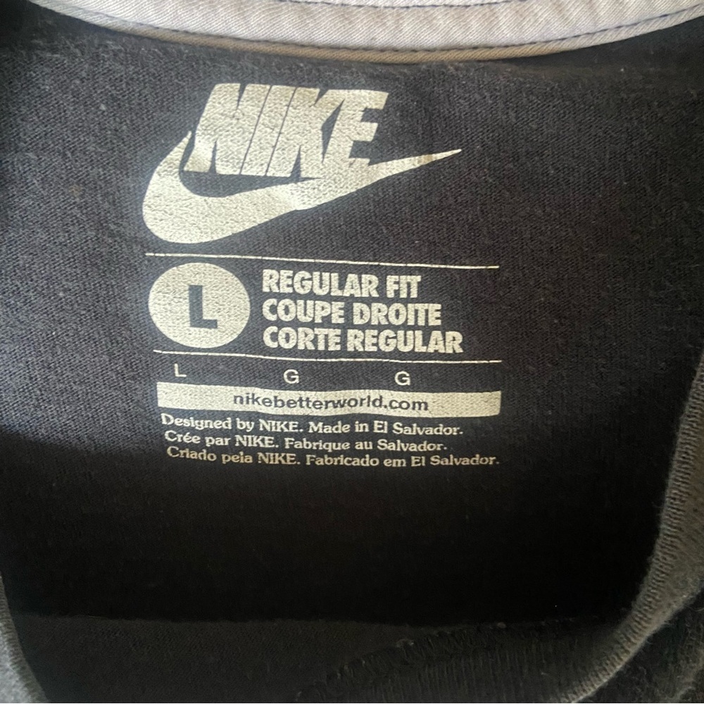 Men’s Nike T-Shirt - Picture 3 of 5